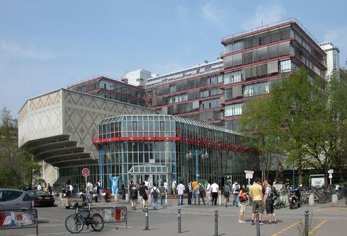Các trường đại học nổi tiếng về xã hội